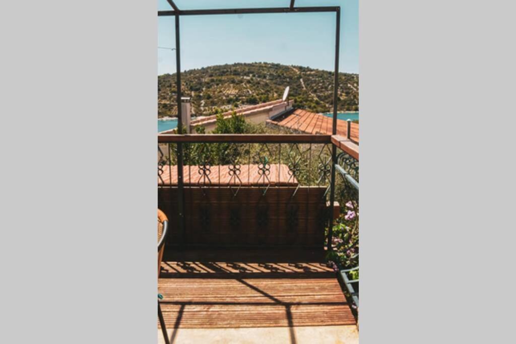 One Bedroom Apartment With Terrace And Seaview - B Sevid Eksteriør billede