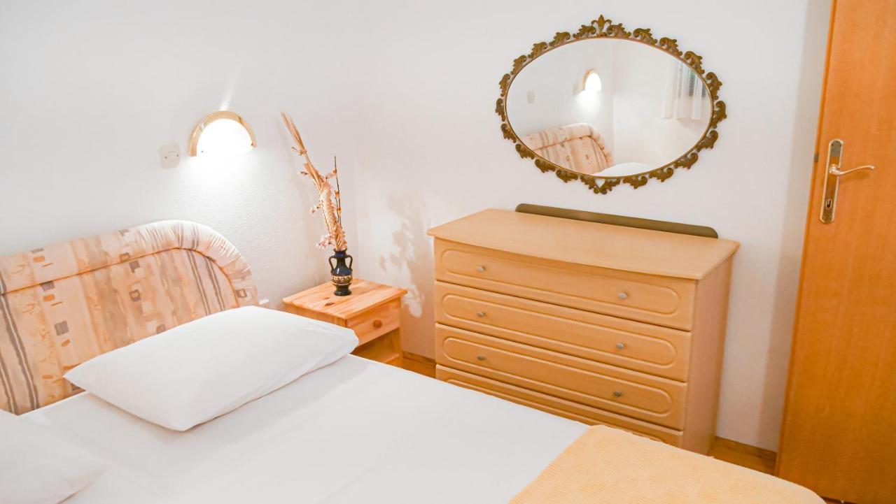 One Bedroom Apartment With Terrace And Seaview - B Sevid Eksteriør billede